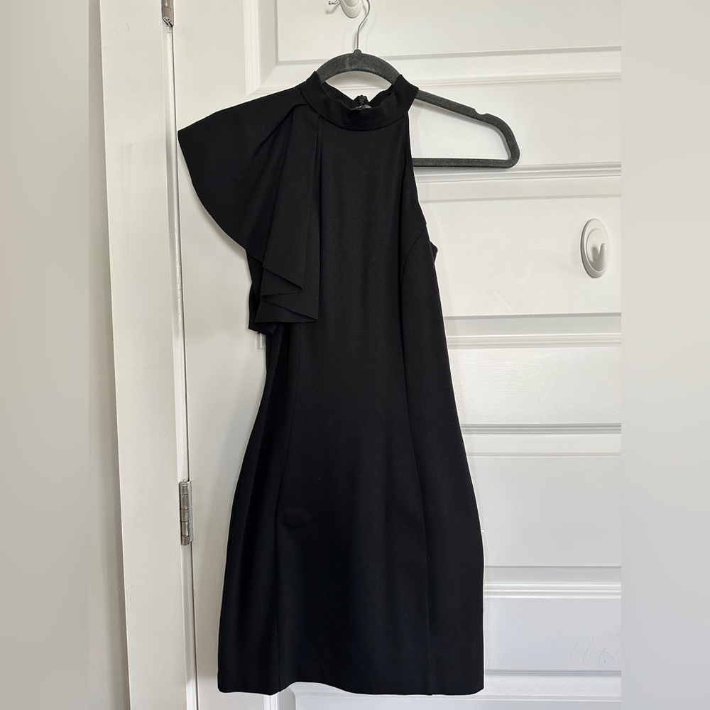 Design Lab One Shoulder Fitted Dress - Picture 2 of 10